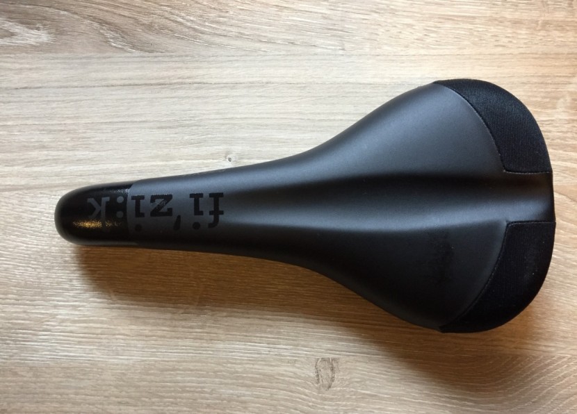 fizik monte s-alloy - the monte has a generally standard shape with a 143mm width that is...