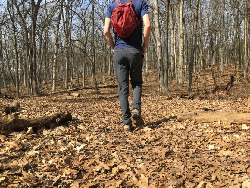 the lid detaches and can be used as a day pack.