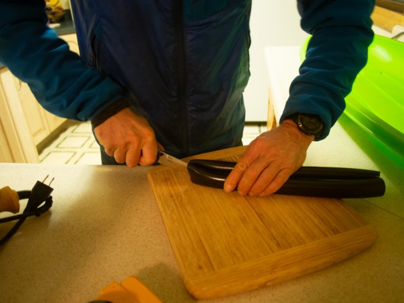 benchmade barrage 580 - even while cutting stubborn rubber hose, the barrage has all the...