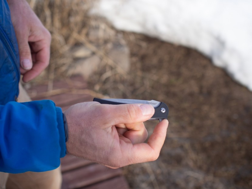 kershaw chill - pull that finger back on the barely-visible tab to deploy the...