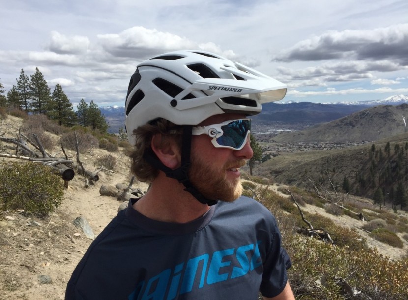 specialized ambush - the ambush has a deep but comfortable fit with a good strap design...