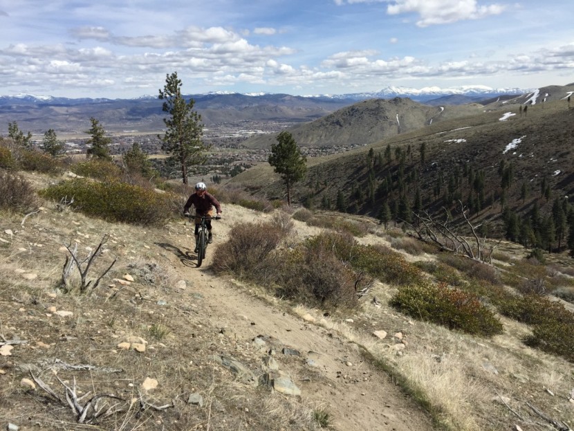 6d atb-1t evo - the atb-1t evo is a good all-around trail helmet that riders seeking...