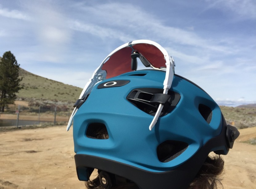 mountain bike helmet - it&#039;s different, that&#039;s for sure. testers had mixed feelings about...