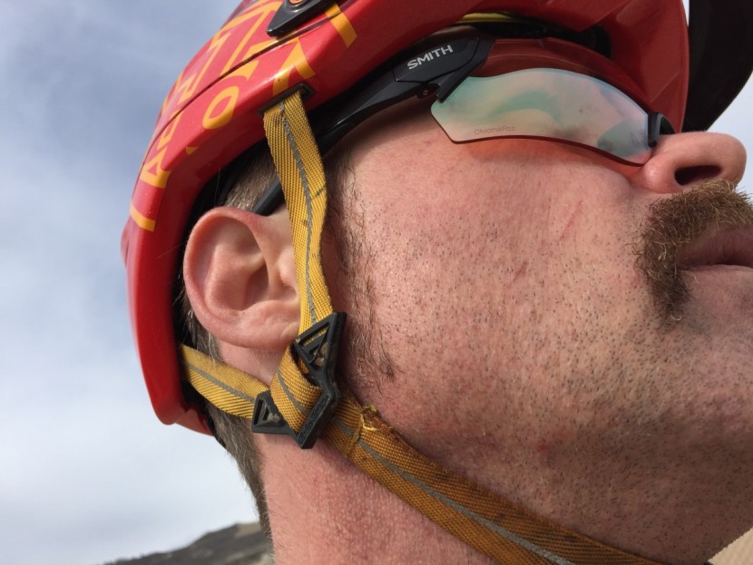 troy lee designs a2 mips - the y-shaped strap yoke makes for flat straps and happy ears.