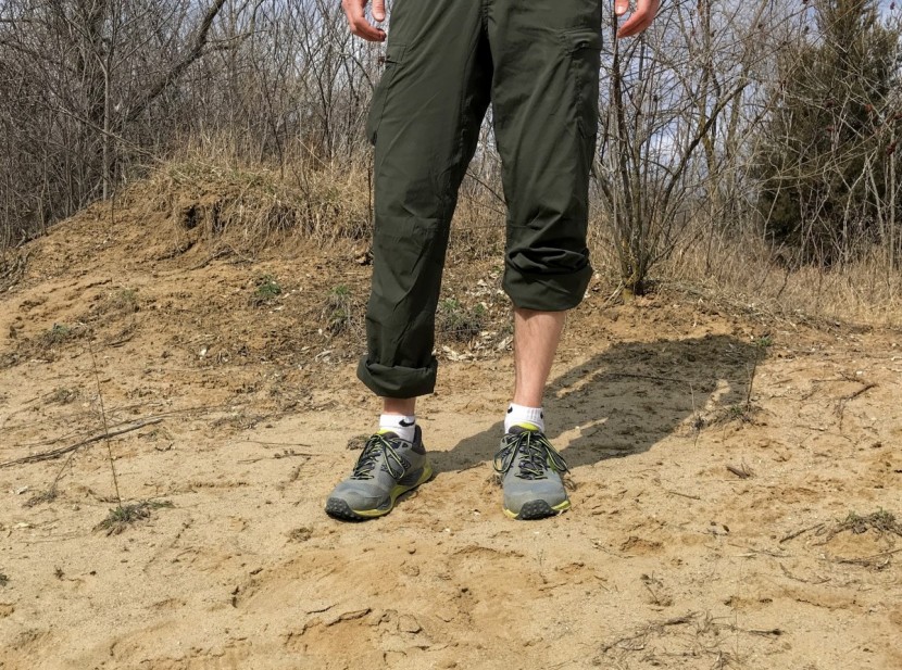 rei co-op sahara roll-up - the roll up feature secured at both low and high snaps. we wish...