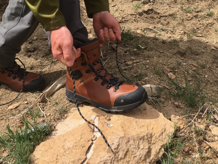 vasque st. elias fg gtx - the lacing hooks are easy to use and allow for a secure fit around...