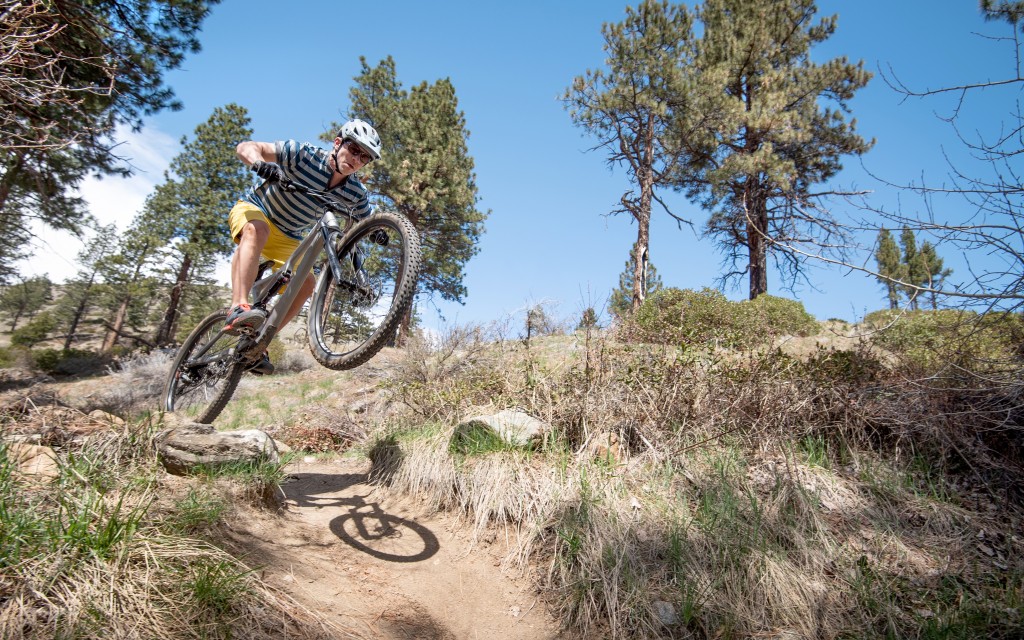 whyte s-120 carbon r - with a long wheelbase, the whyte prefers to be on the ground rolling...