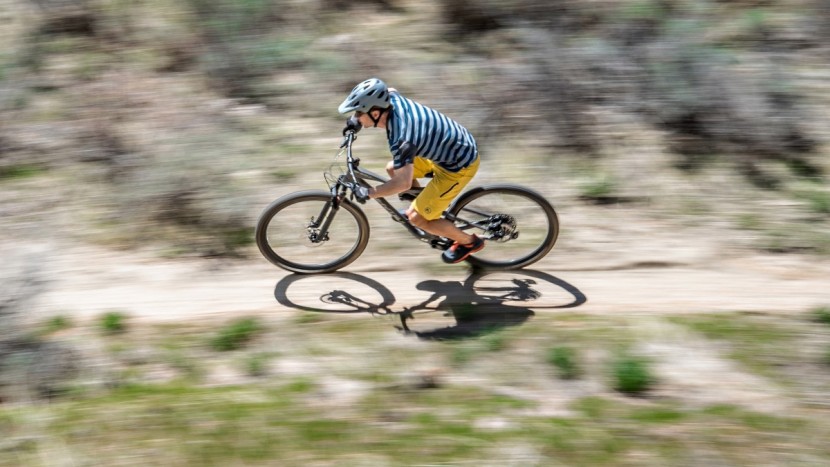 whyte s-120 carbon r - the maxxis forekaster front tire does okay on softer surfaces but...