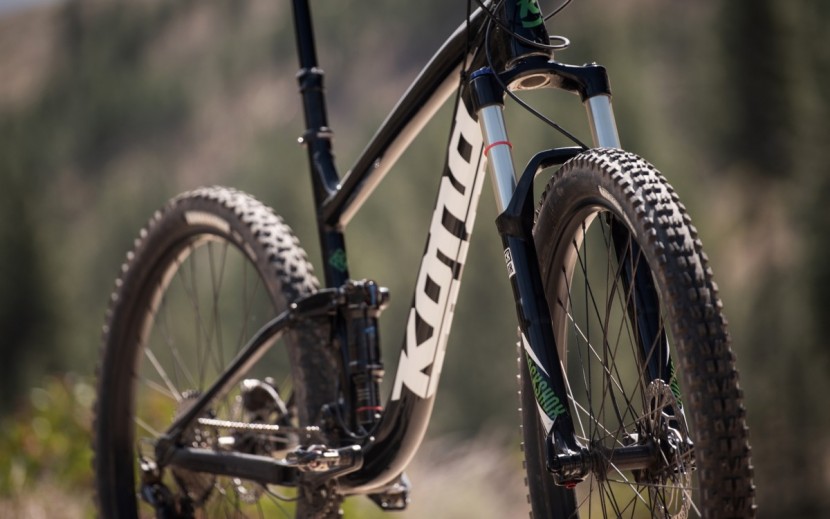 kona satori - we aren&#039;t the biggest fans of rockshox recon forks, but the gold...