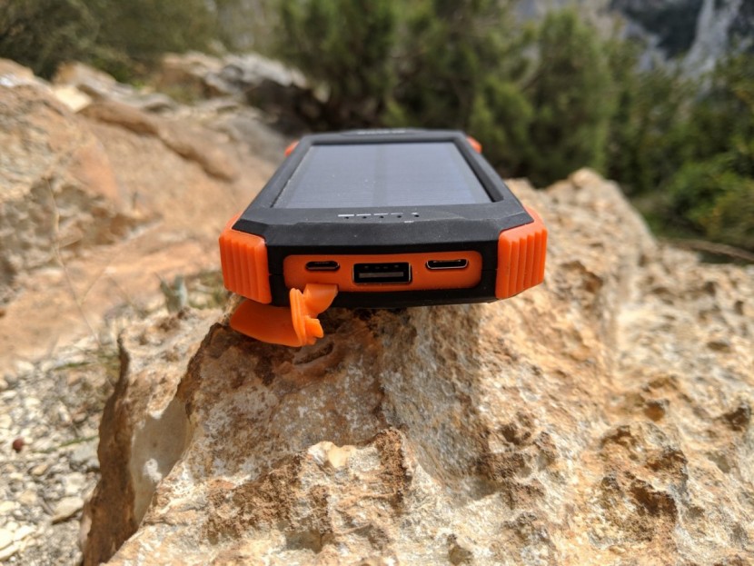 qi 10,000mah - though the manufacturer claims the qi can charge multiple devices at...