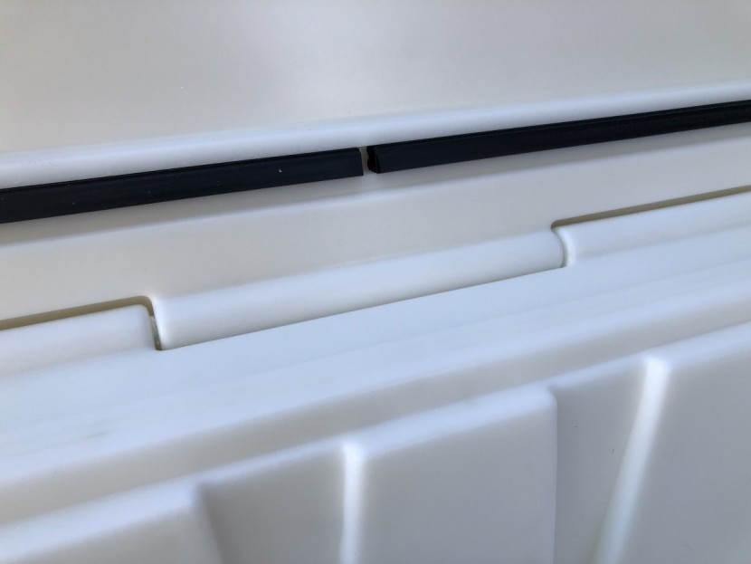 pelican elite wheeled - integrated hinges add structural integrity to the pelican.