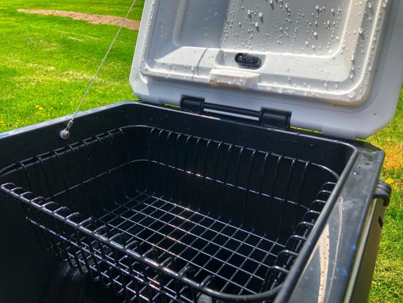 igloo trailmate marine - the thin, flimsy  hinge of the trailmate, we think, leaves a lot to...