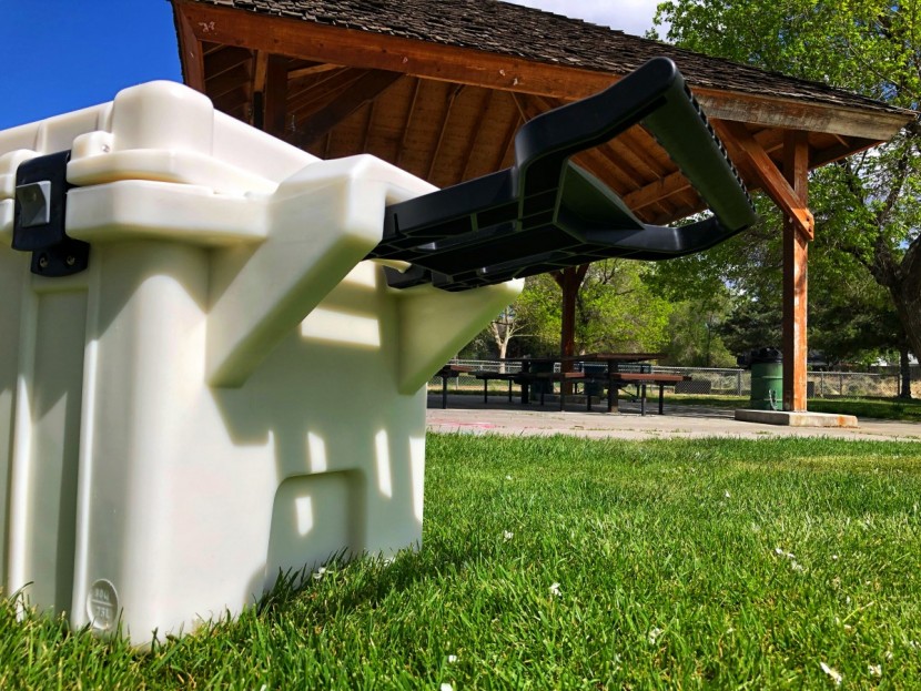 pelican elite wheeled - we think the pelican&#039;s trolley handle is far too short for this...