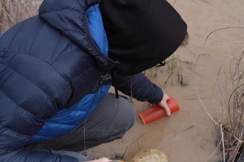 grayl ultralight purifier - fill-up is pretty simple. just dip and go!