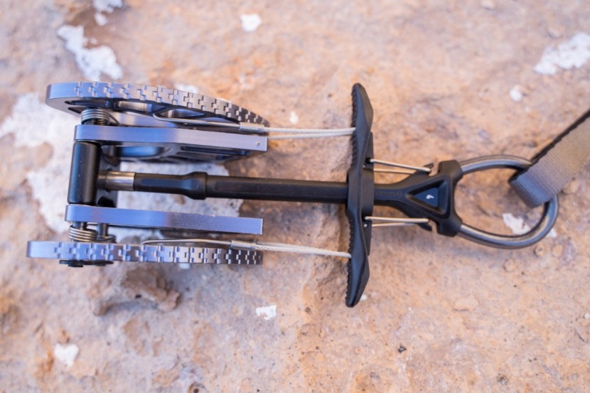 black diamond camalot - in the larger sizes (4,5, and 6) bd has added a trigger keeper to...