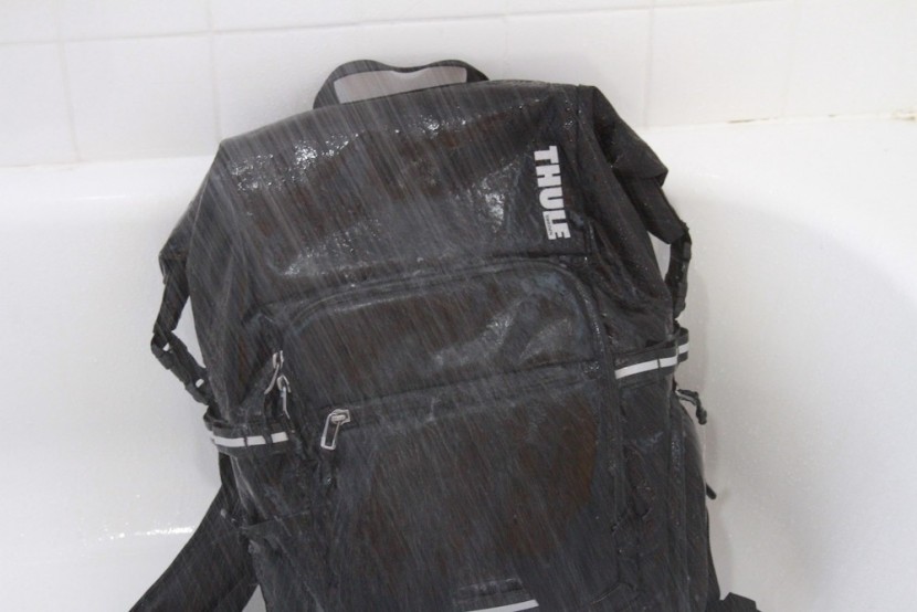 thule pack &#039;n pedal commuter - putting the pack n&#039; pedal to the ultimate test. while it does okay...