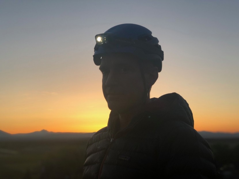 mammut wall rider - the dual front clips and single elastic band in the back hold a...