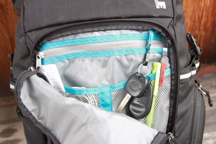 thule pack &#039;n pedal commuter - some of the organizational features of the pack &#039;n pedal. while the...