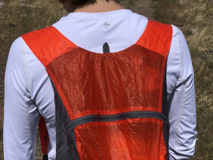 sea to summit ultra-sil day pack - these straps have no padding whatsoever, but their width helps...