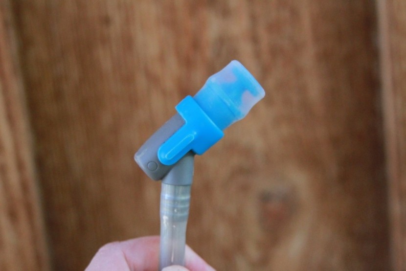 hydrapak shape-shift reservoir - a look at the twist-lock mechanism for whenever you need to lock the...