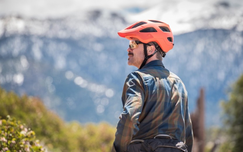 bontrager blaze wavecel - the blaze is definitely an extended coverage half-shell helmet...