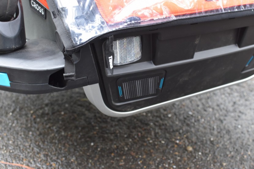 thule chariot cross 2 - the footwell vents in the cross&rsquo; newest model address the concern...