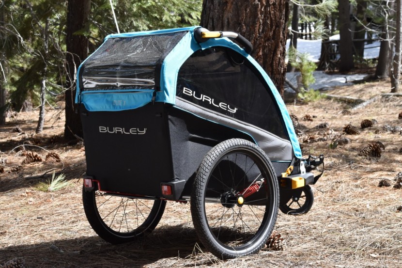 burley d&#039;lite x - both the front passenger and rear cargo areas of the d&rsquo;lite x have...