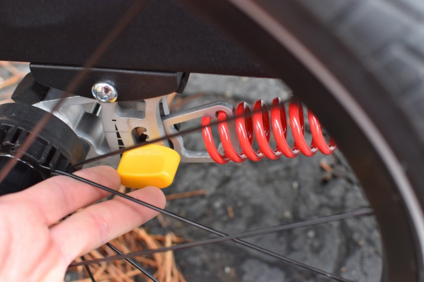 burley d&#039;lite x - it was extremely difficult for testers to adjust the suspension...
