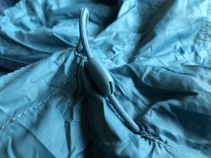 the north face fanorak 2.0 for women - the hood cinch mechanism on the fanorak is simple but effective.