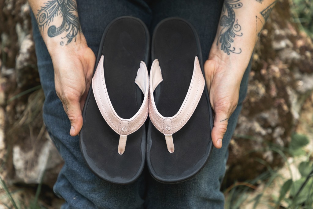 SANUK Brown flower flip flop sandals Women Size 9 US, 7 UK, nice