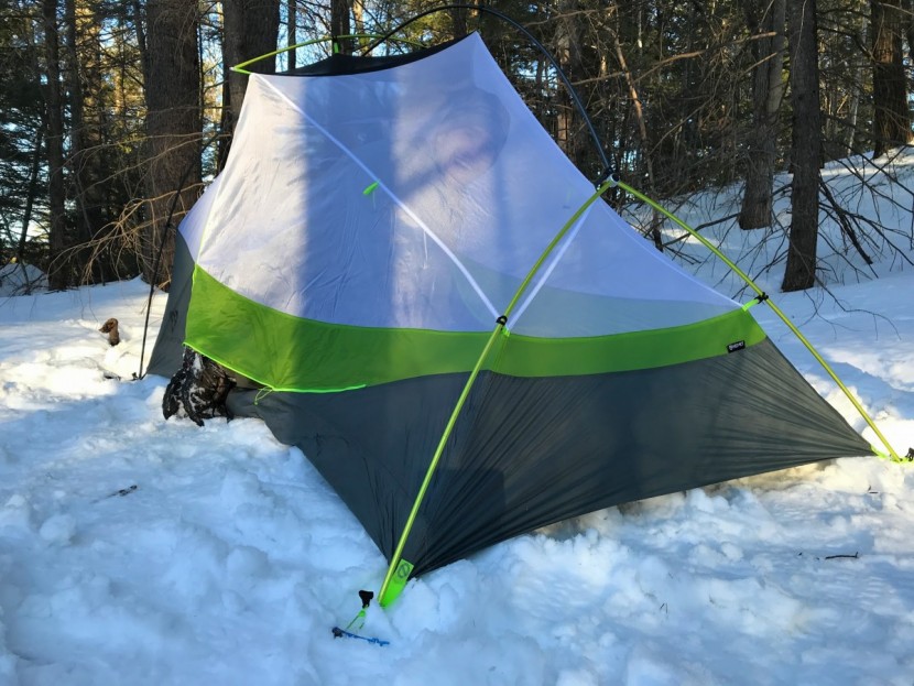 nemo dragonfly 2 - peek-a-boo! the white mesh around the sides does a surprisingly good...