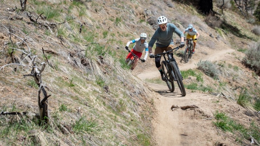 trail mountain bike - testing trail bikes with members of our test crew.