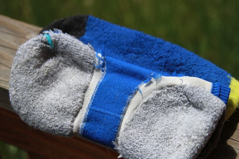 running socks - the thorlos experia offers specific areas of cushioning that provide...