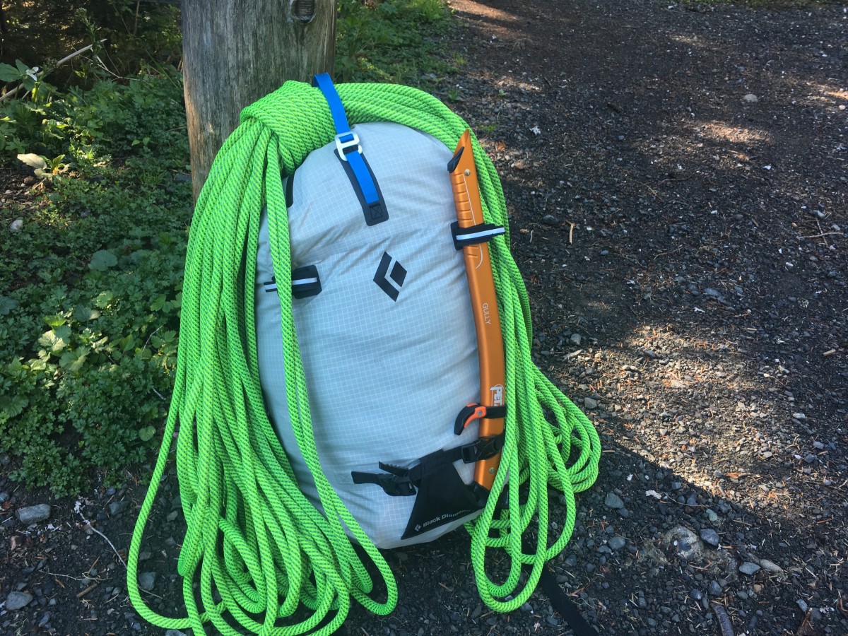 Black Diamond Blitz 28L Review (The Blitz 28 is an excellent backpack for in-a-day, fast-and-light alpine rock and ice routes.)