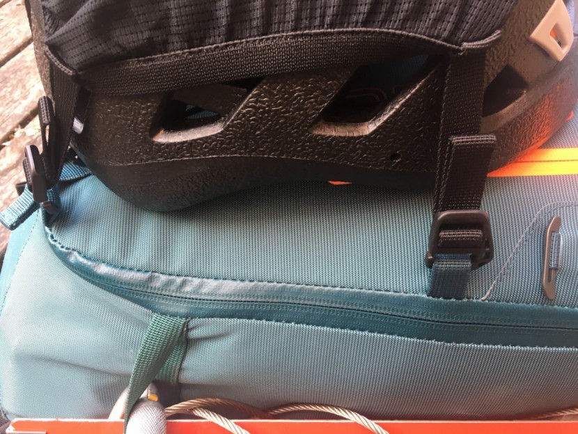 ortovox peak light 32l - the j-shaped zipper allows you to access the contents from a variety...