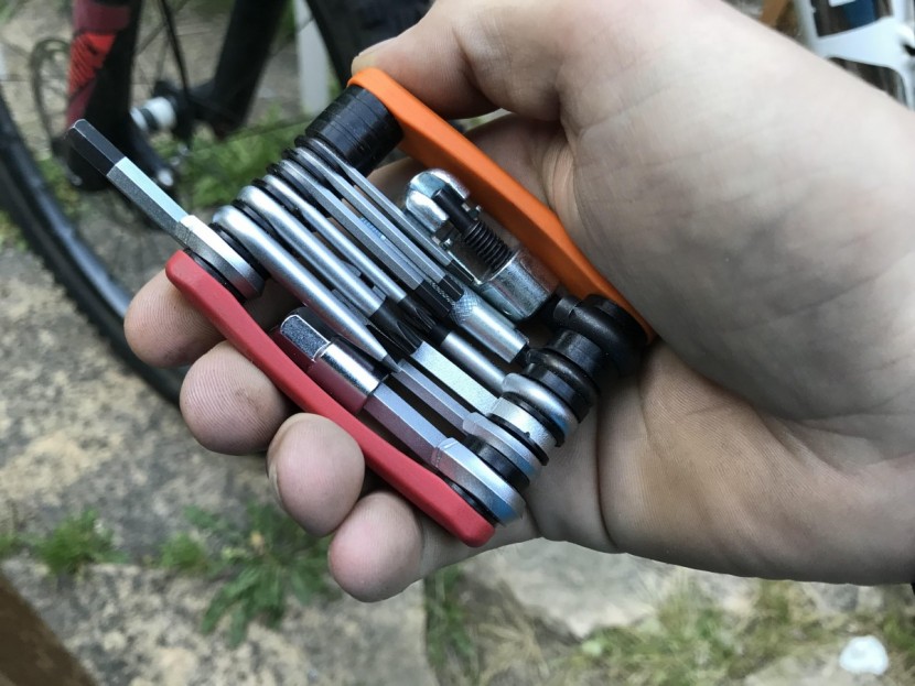 unior euro17 - the tool's frame is a little bit wide and short to fit perfectly in...