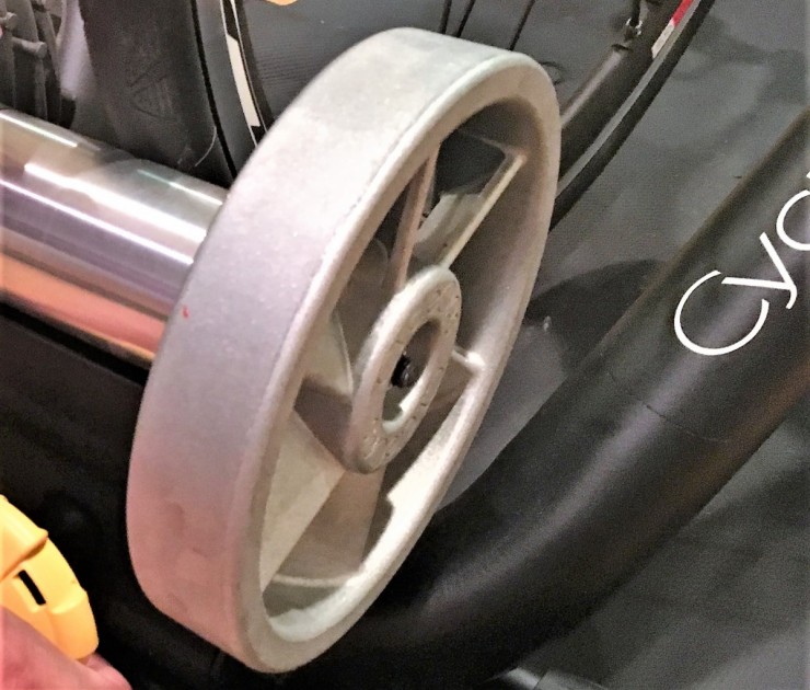 saris fluid 2 - you can see the clever way the fluid 2&#039;s flywheel is also designed...