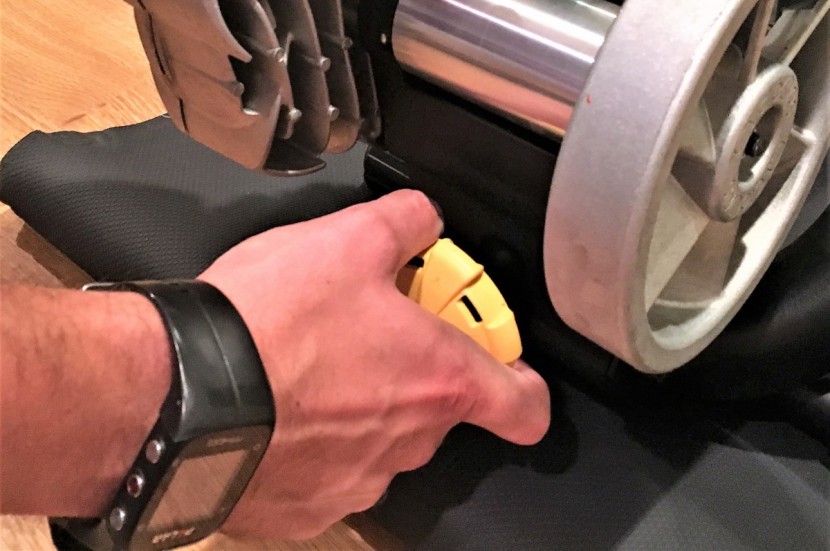 saris fluid 2 - the clutch knob clicks once you reach the optimal tension, so you...