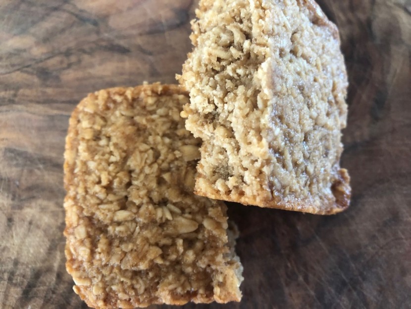 energy bar - bobo&#039;s oat bar -- original flavor.