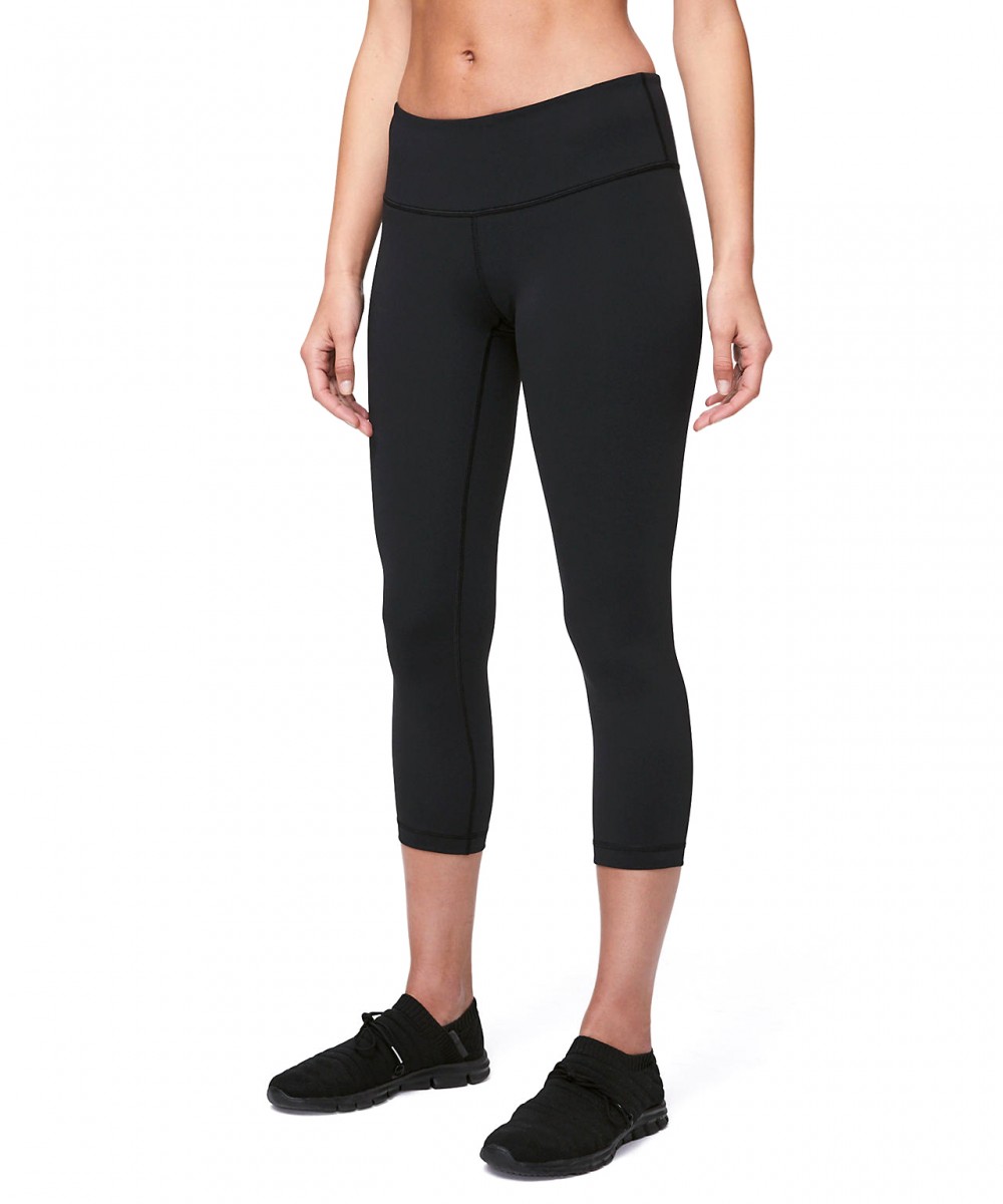 Fit Review Friday! Wunder Under Crop Scallop, Align Crop Monochromic, To  The Beat Tight