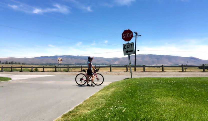 pearl izumi escape quest for women - we&#039;re sort of bummed the escape quest doesn&#039;t quite live up to its...