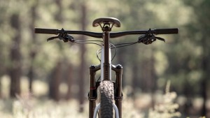 The Fuse 29 has a great cockpit setup including a 150mm dropper post...