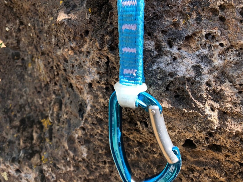 PETZL - Petzl Djinn Axess クイックドロー DJINN AXESS, Durable quickdraw for sport climbing - Petzl USA