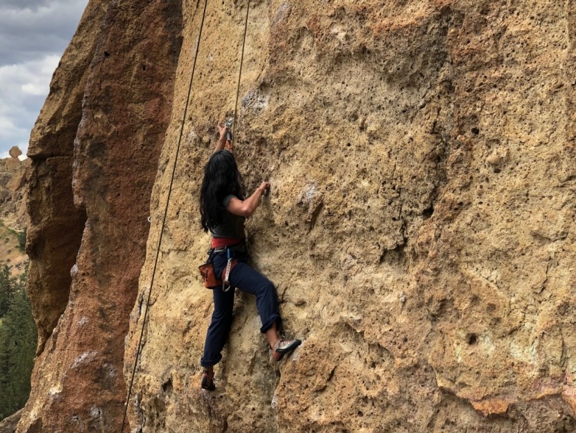 petzl spirit express - the full-sized keylocking gate carabiners on the spirit express make...