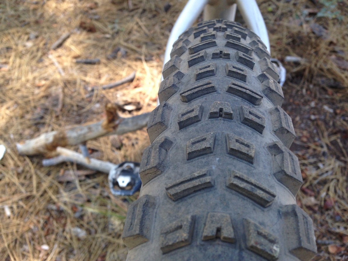Specialized Purgatory GRID Review (Siped lugs deliver a nice amount of braking traction, though their shorter height and tighter spacing doesn't excel in...)