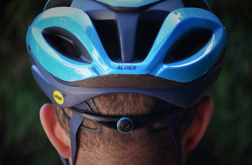 the roc loc 5+ air fit system is easy to dial in.