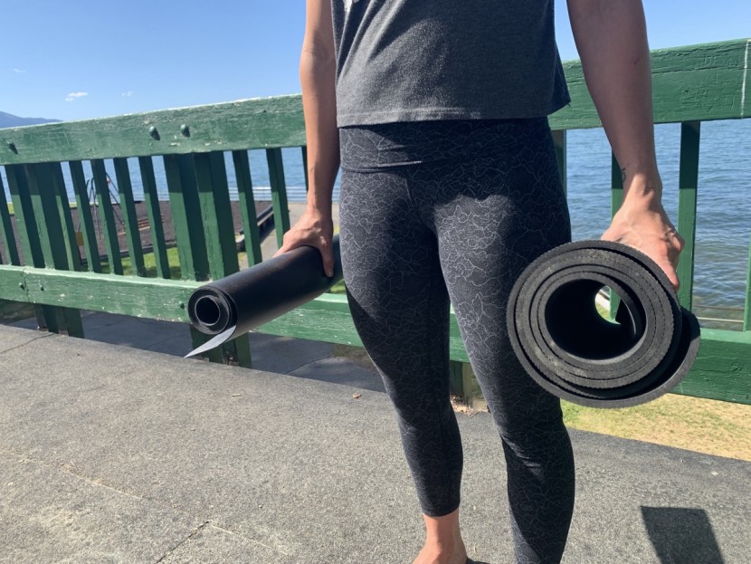 clever yoga better grip - the bulkiness of a typical yoga mat compared to a general exercise...