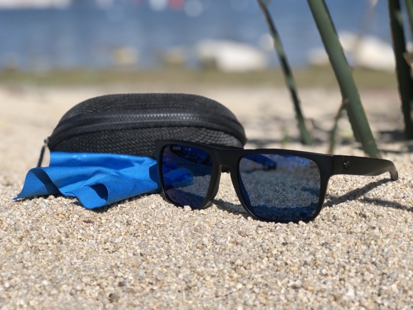 costa del mar spearo - the case is great, but this cleaning cloth is fantastic.