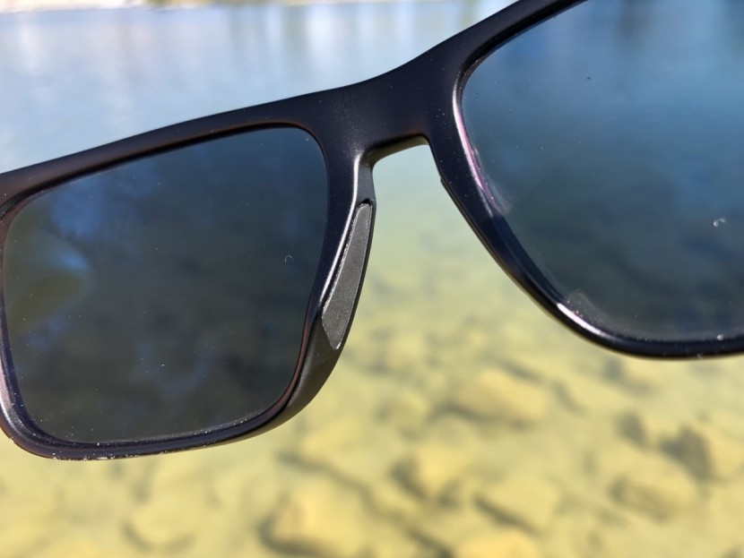 costa del mar spearo - embedded nose pads are secure and helpful without being too sticky.