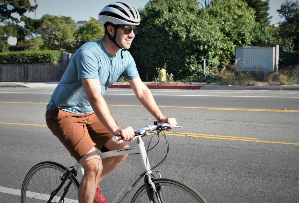 bike helmet - the classic style makes it an ideal choice for long rides or simply...